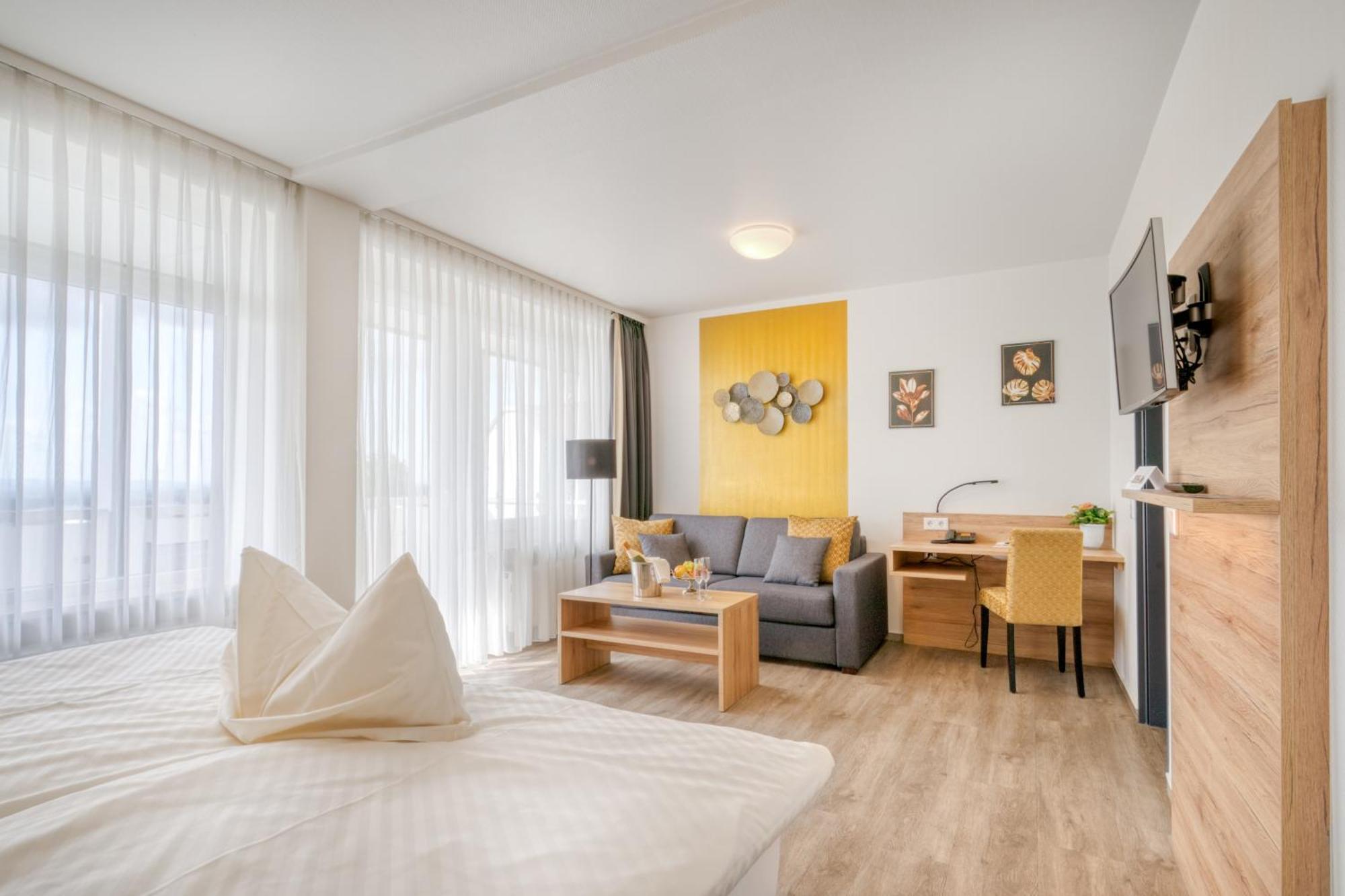 Hotel Wiehen-Therme Hullhorst Екстер'єр фото