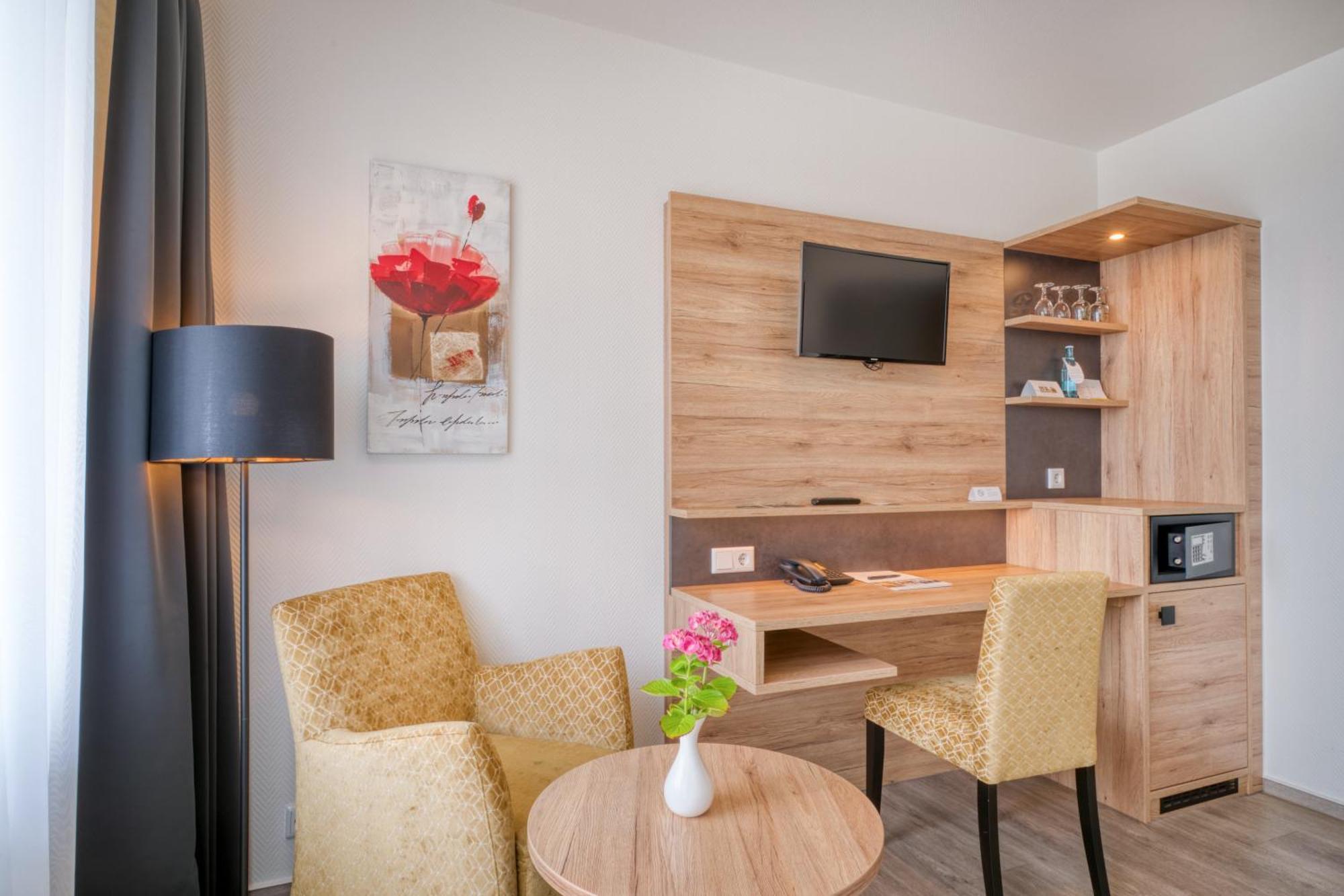 Hotel Wiehen-Therme Hullhorst Екстер'єр фото