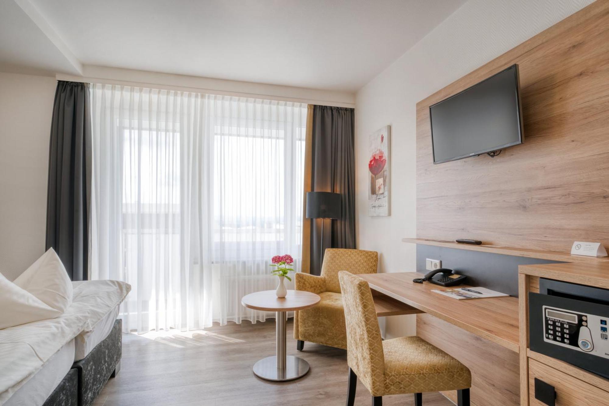 Hotel Wiehen-Therme Hullhorst Екстер'єр фото